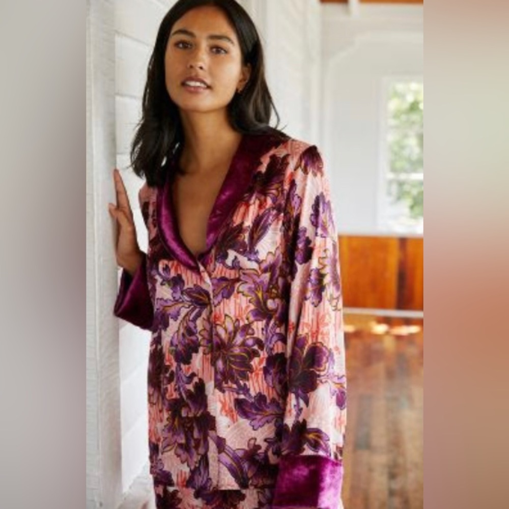 ANTHROPOLOGIE LUXE SLEEP TOP